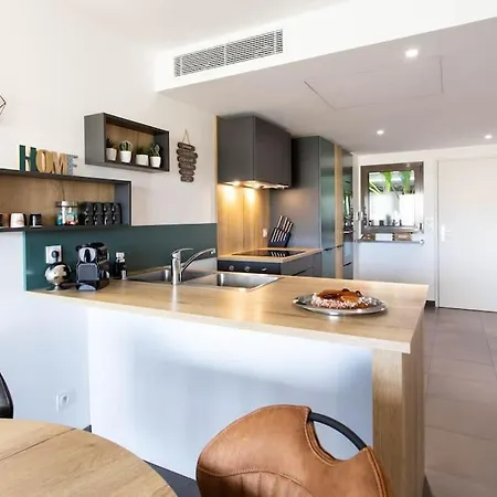 A7- 2 Bdr Sea & Mountain View - Ac, Parking, Pool & Terrace * אנטיב
