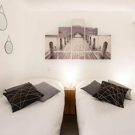 דירה A7- 2 Bdr Sea & Mountain View - Ac, Parking, Pool & Terrace אנטיב