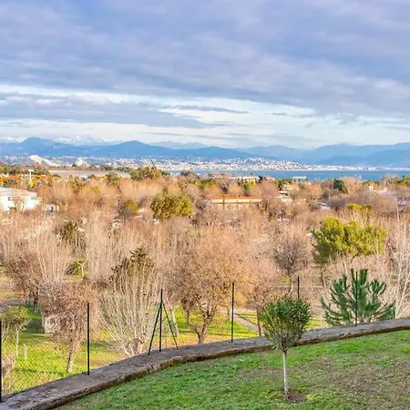 A7- 2 Bdr Sea & Mountain View - Ac, Parking, Pool & Terrace شقة