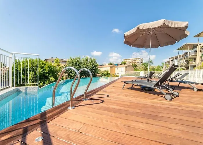 A7- 2 Bdr Sea & Mountain View - Ac, Parking, Pool & Terrace شقة *