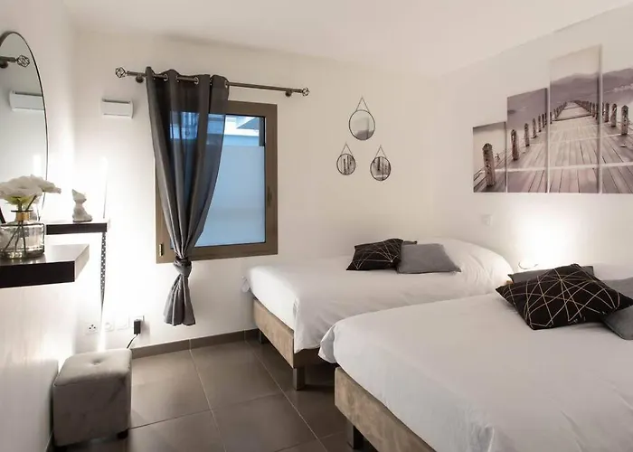 Appartement A7- 2 Bdr Sea & Mountain View - Ac, Parking, Pool & Terrace Antibes