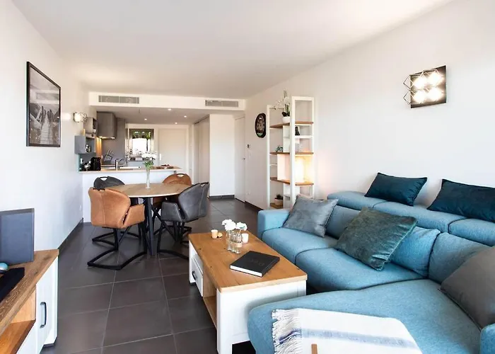 A7- 2 Bdr Sea & Mountain View - Ac, Parking, Pool & Terrace Appartement Antibes