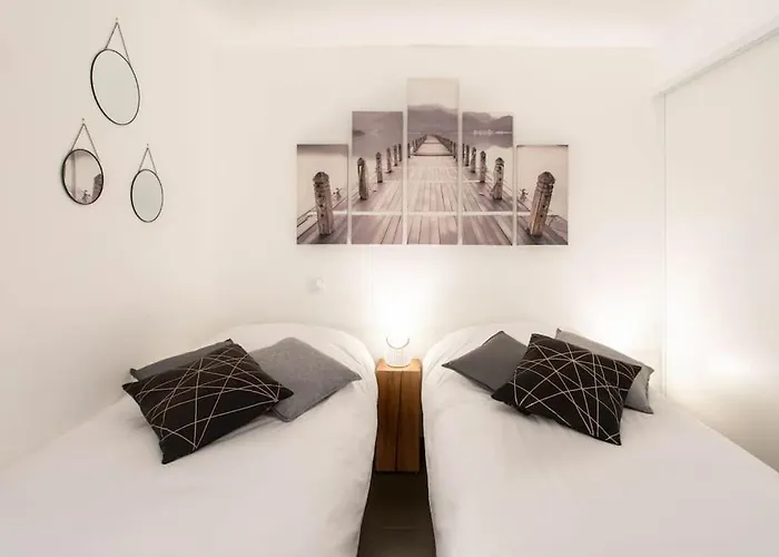 شقة A7- 2 Bdr Sea & Mountain View - Ac, Parking, Pool & Terrace أنتيب