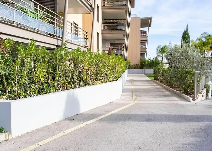 A7- 2 Bdr Sea & Mountain View - Ac, Parking, Pool & Terrace Appartement Antibes